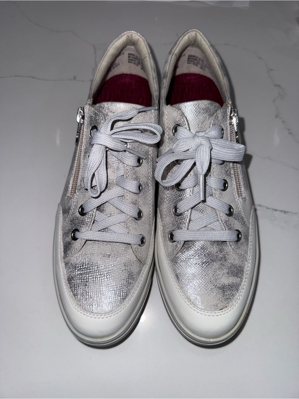 Munro Gabbie Women's White & Silver Sneakers